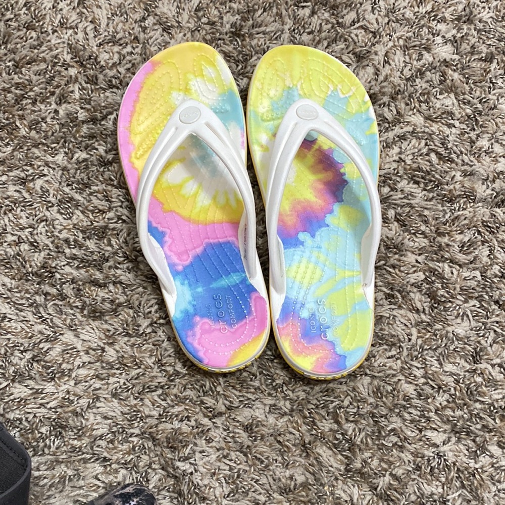 Crocs tie dye iconic comfort sandal